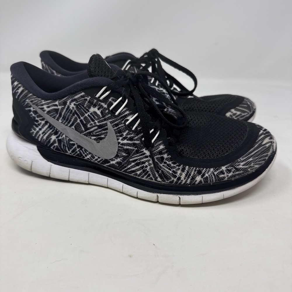 Nike Shoes Women's Size 9  Black White Free 5.0 Running Sneaker 749593-001 READ